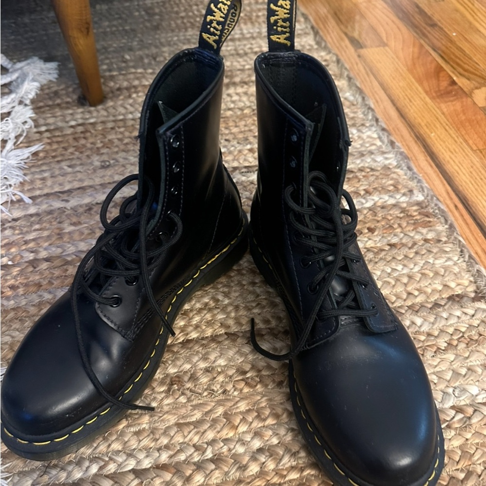Dr. Martens 1460 Smooth Leather Women's Size 10 Black 8 Eye Lace Up Boots Doc